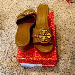 Tory Burch Patti 3 med wedge size 9 color Royal Tan.